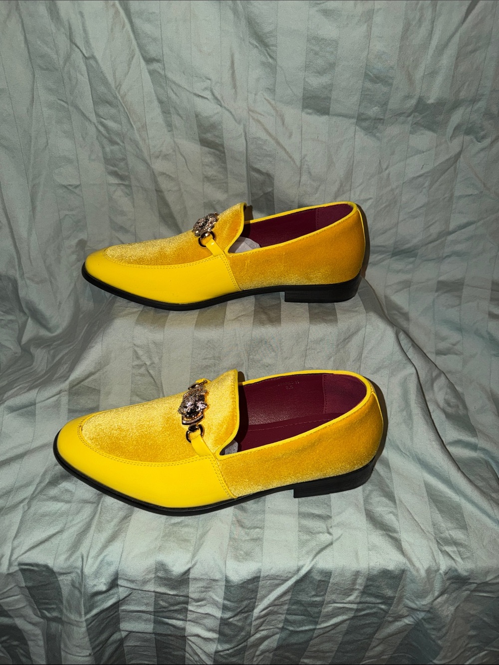Source Unknown Bright Yellow Velvet Slip-On Loafers with Decorative Buckle